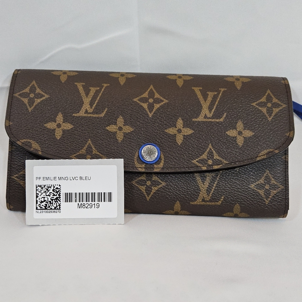Rare Louis Vuitton Brown And blue Monogram Emilie Wallet 💙🤎
